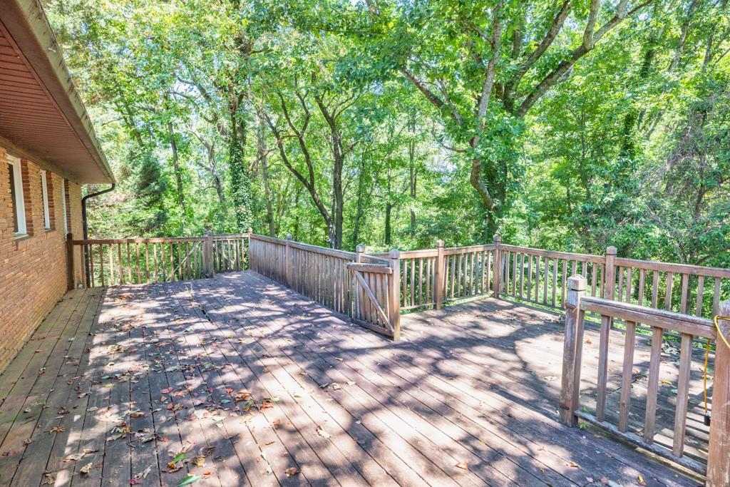 1883 Pine Tree Trail