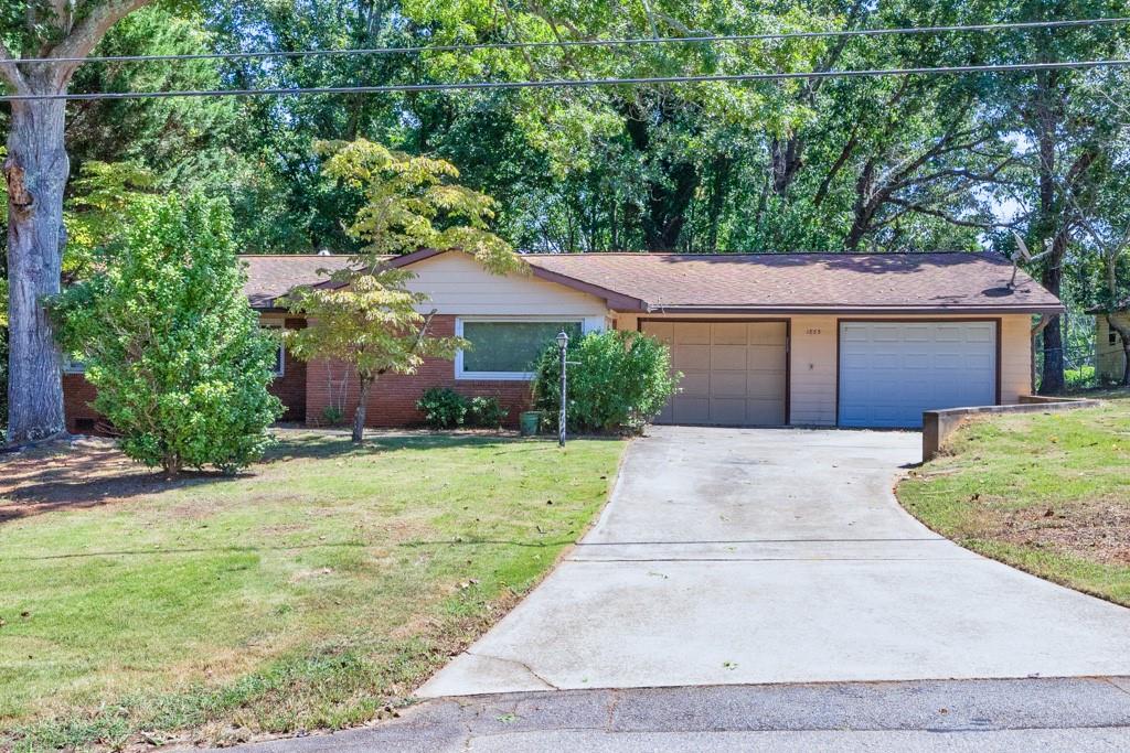 1883 Pine Tree Trail