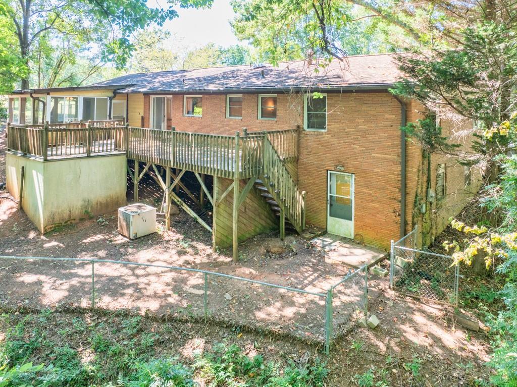 1883 Pine Tree Trail