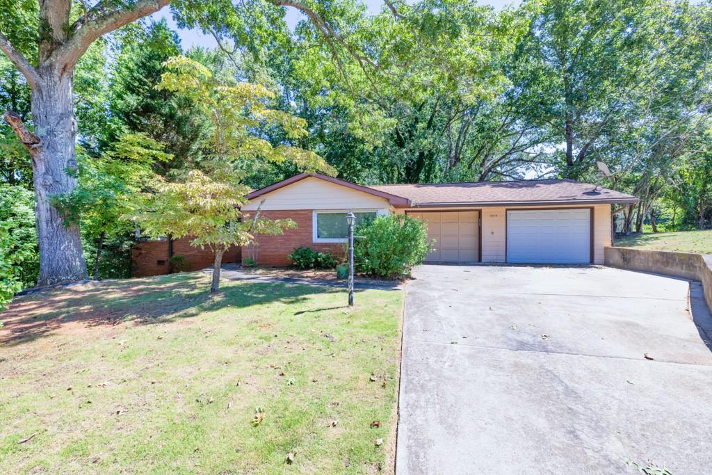 1883 Pine Tree Trail