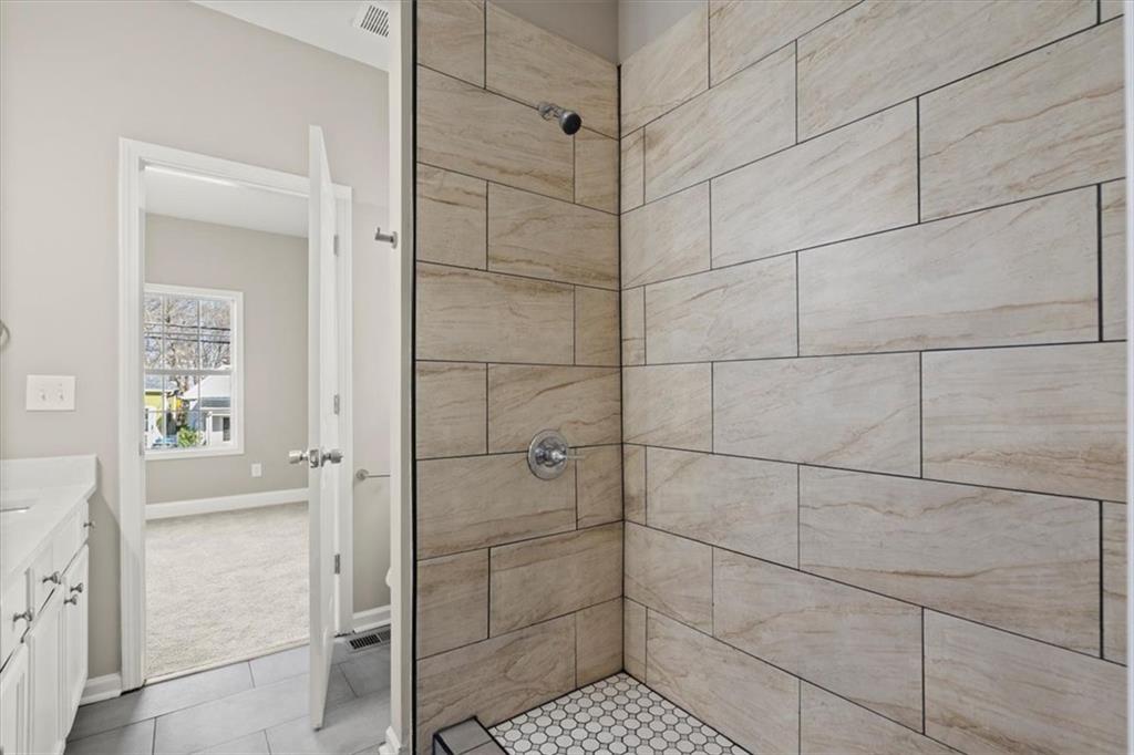 576 Rockwell Street SW