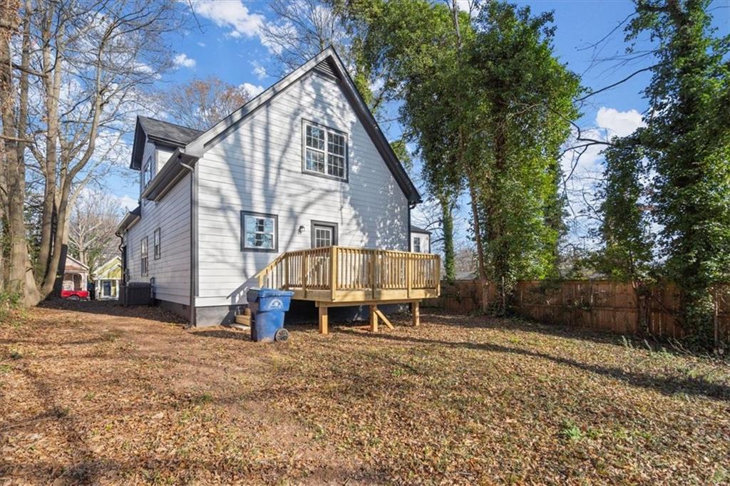 576 Rockwell Street SW