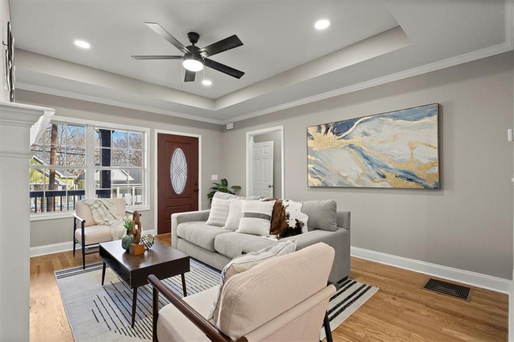 576 Rockwell Street SW