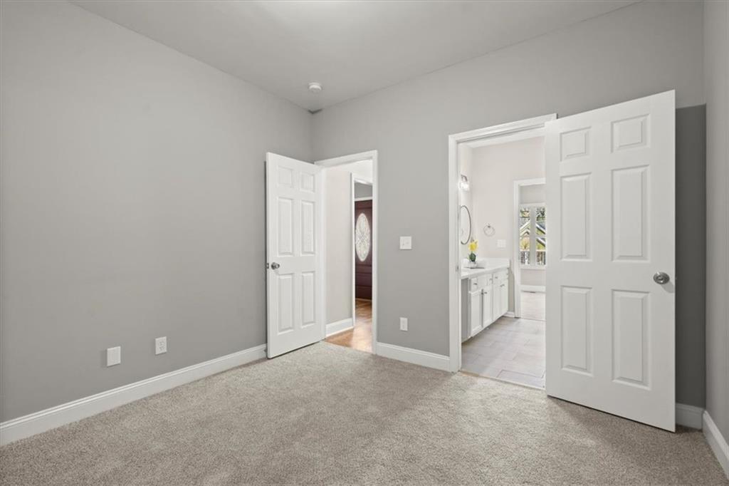 576 Rockwell Street SW