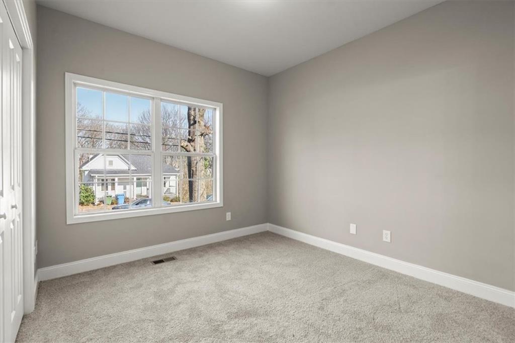 576 Rockwell Street SW