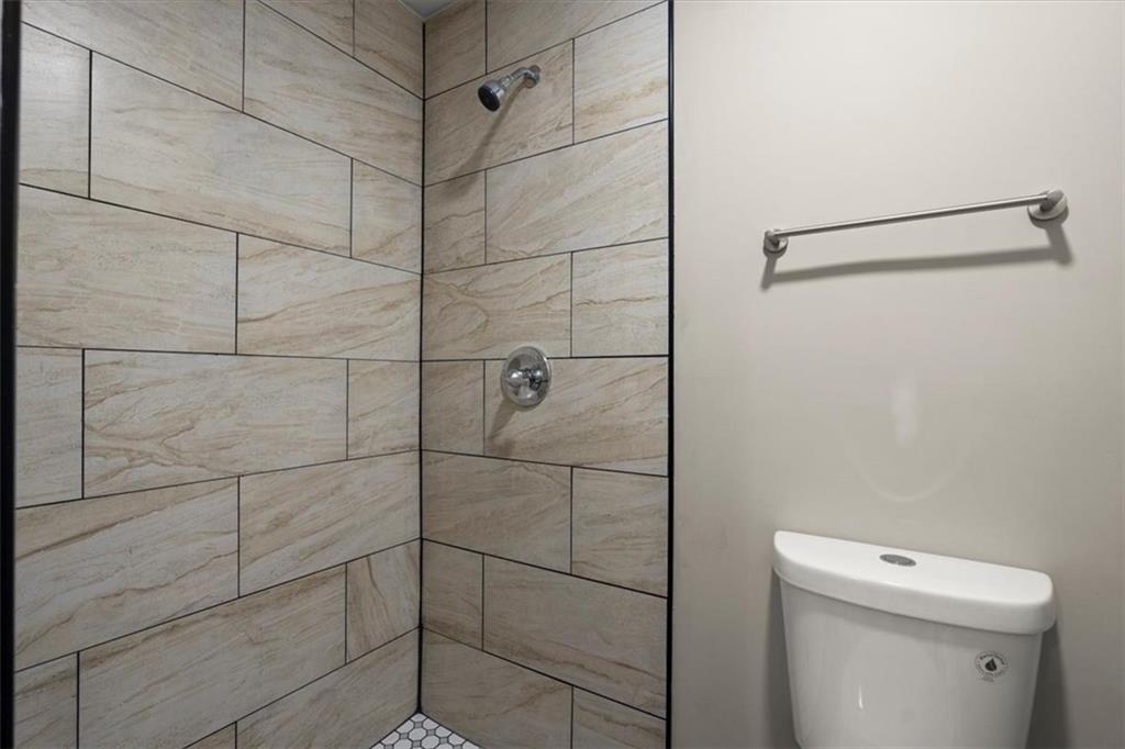 576 Rockwell Street SW