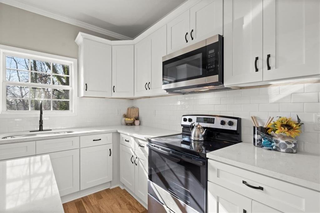 576 Rockwell Street SW