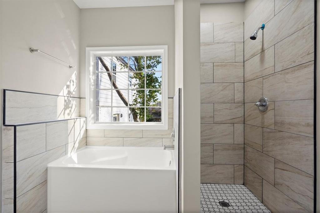 576 Rockwell Street SW