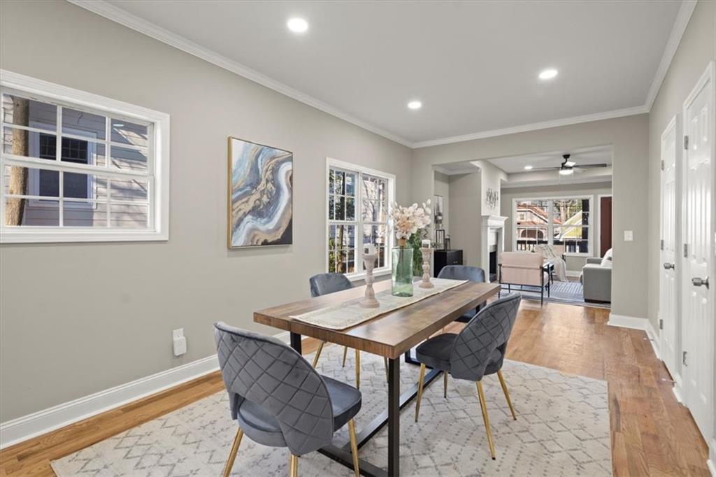 576 Rockwell Street SW