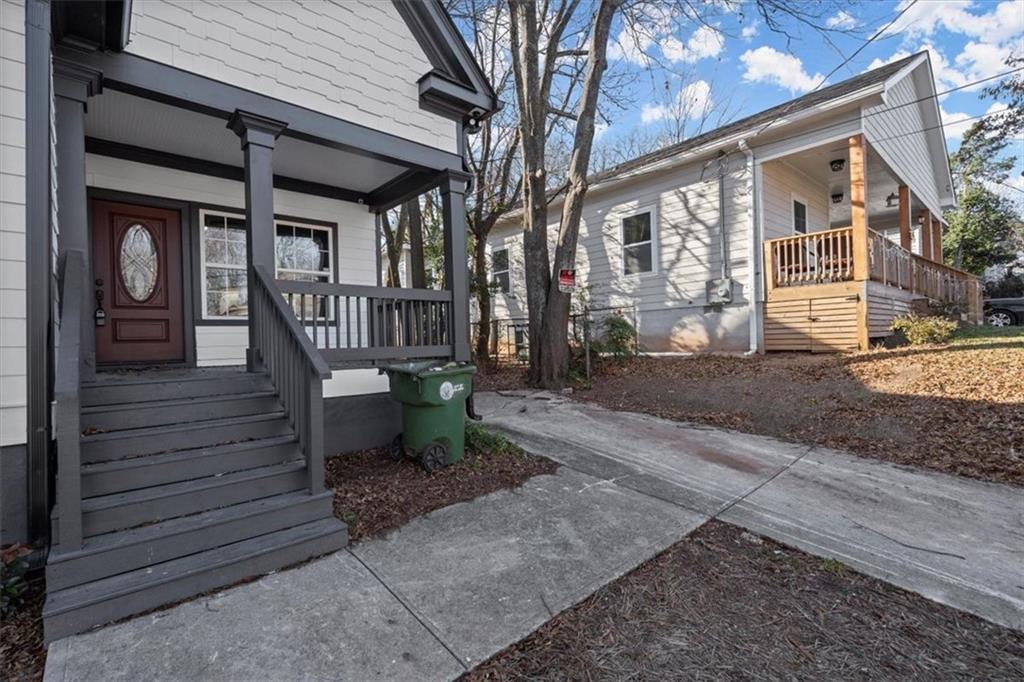 576 Rockwell Street SW