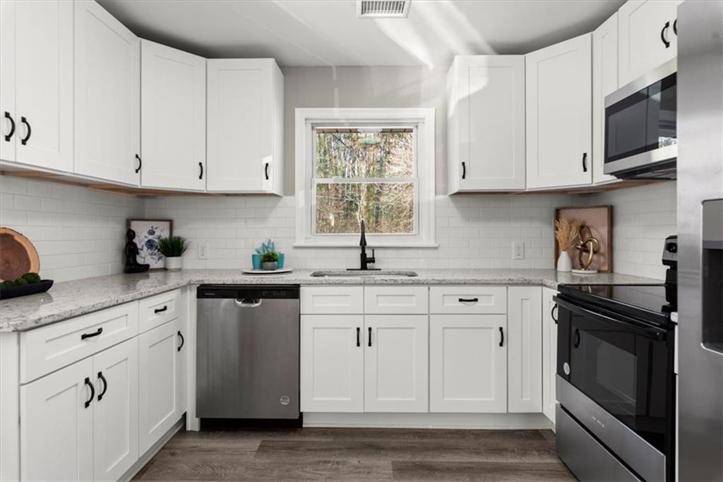 1955 E LAKE Drive