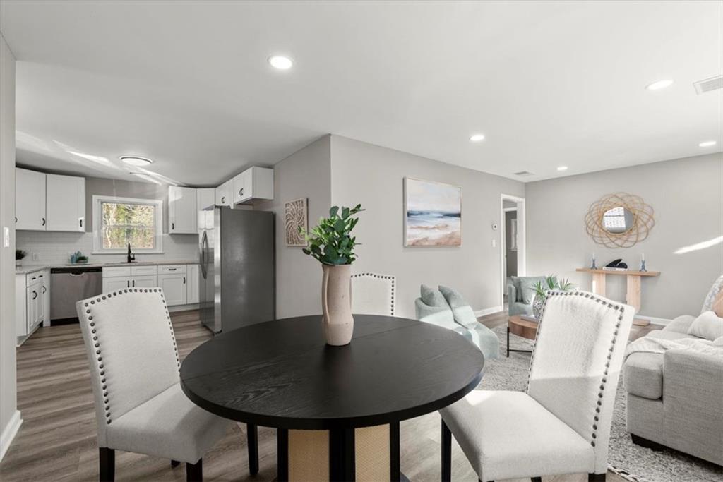 1955 E LAKE Drive
