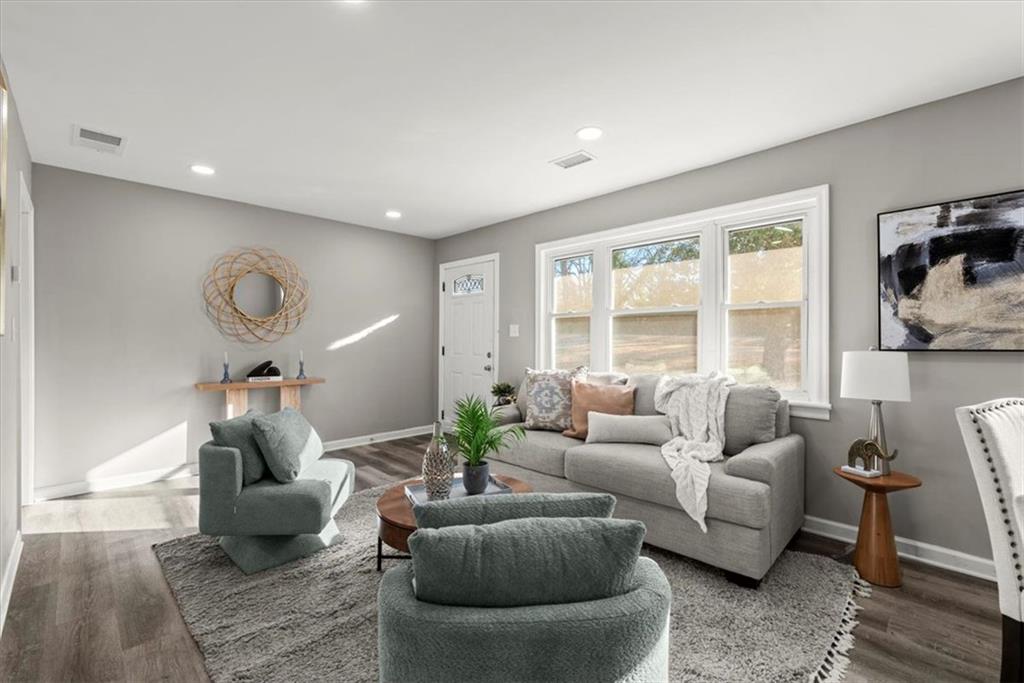 1955 E LAKE Drive