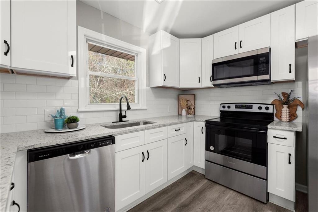 1955 E LAKE Drive