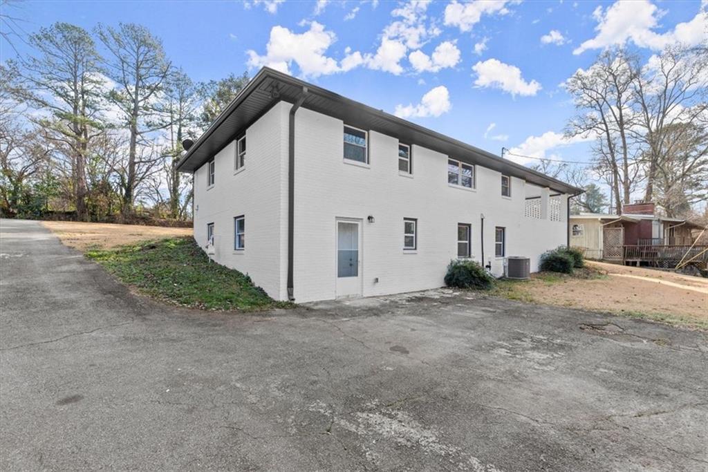 1955 E LAKE Drive