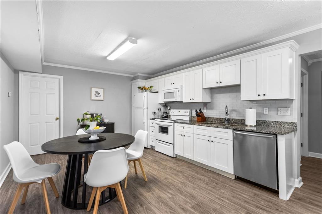 2077 ALCOVY TRACE Way