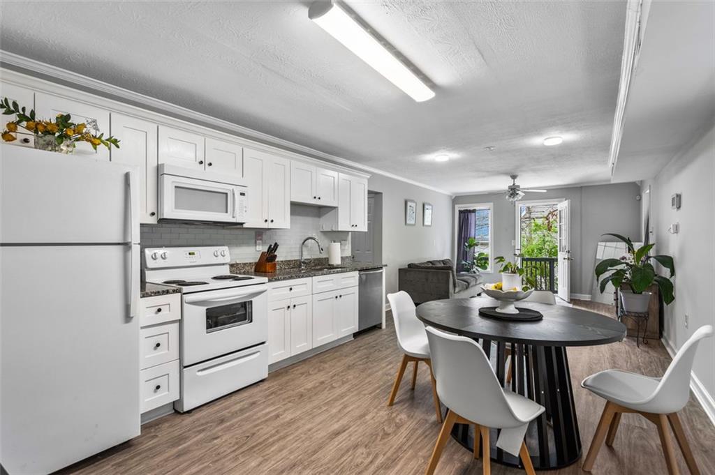 2077 ALCOVY TRACE Way