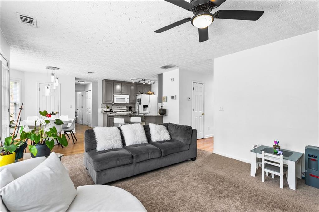 2077 ALCOVY TRACE Way