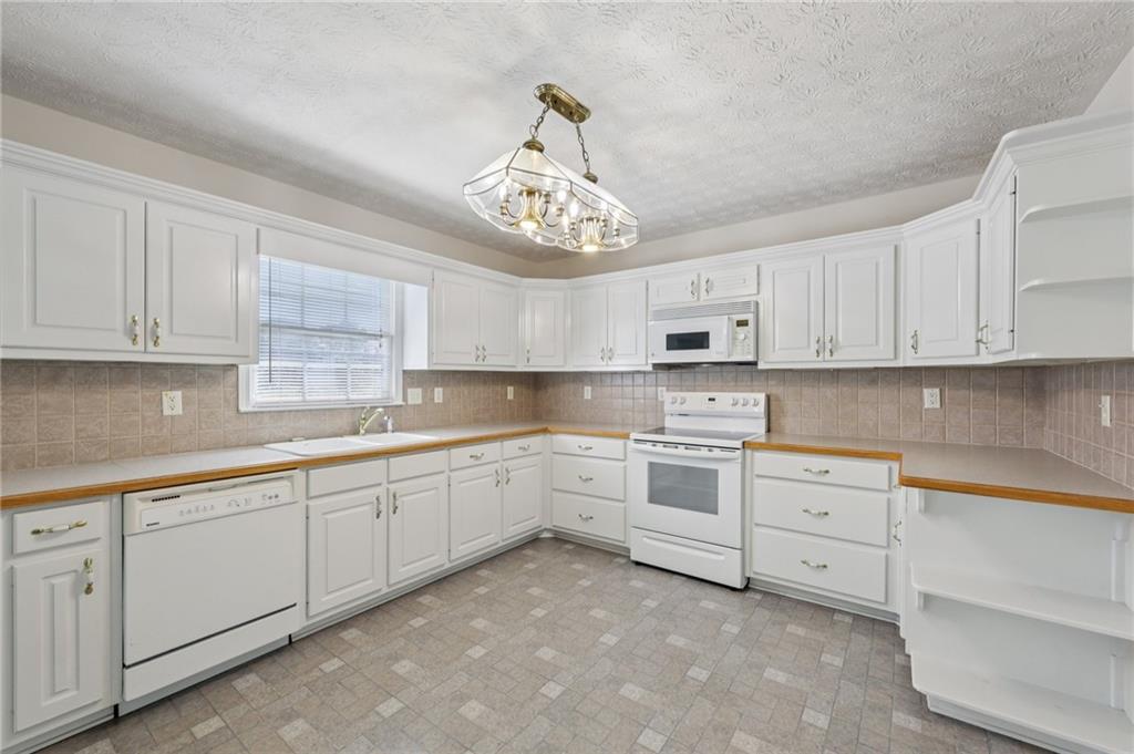 246 Queens Cemetery Road