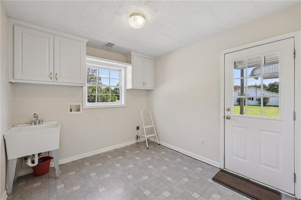 246 Queens Cemetery Road