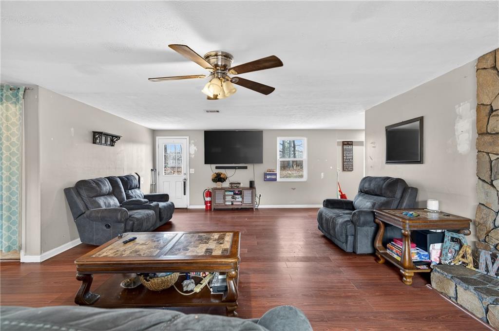 5720 Bob White Lane