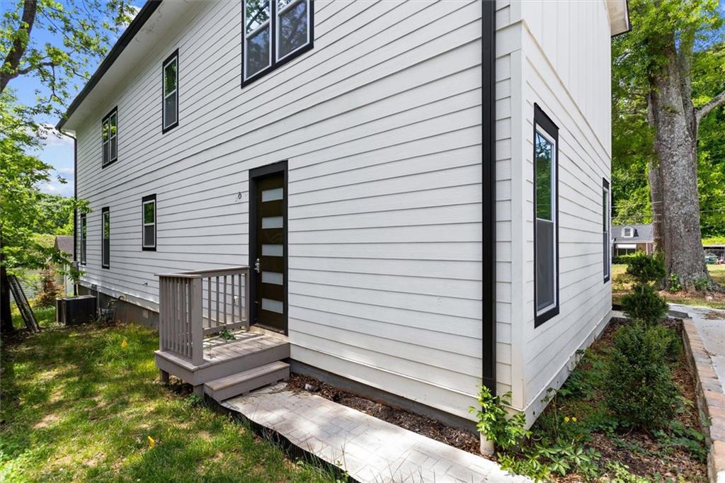 1081 Napier Street SE