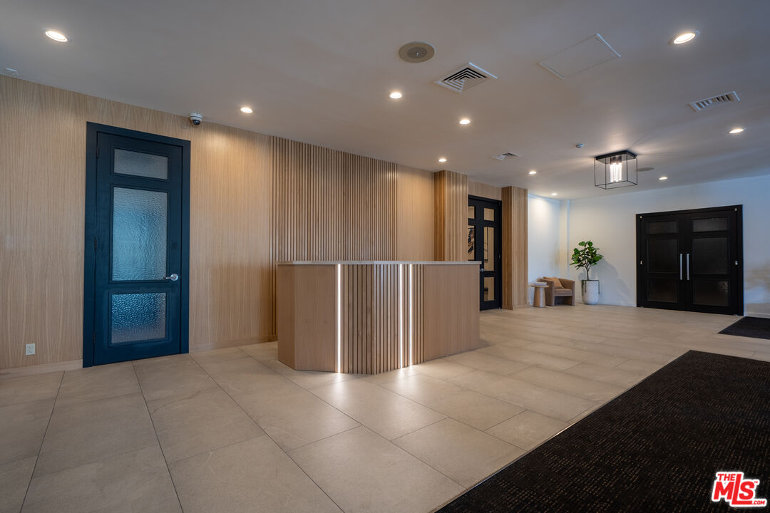 7135 Hollywood Blvd Unit: 506