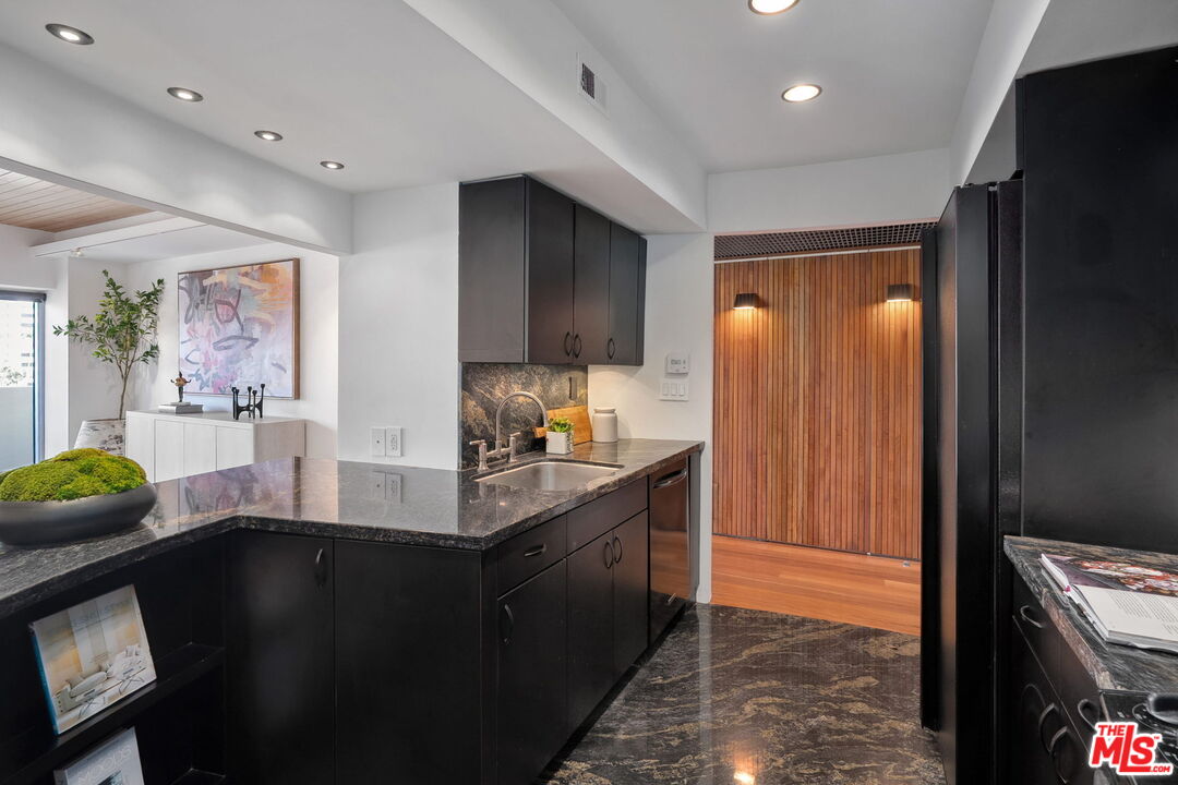 7135 Hollywood Blvd Unit: 506