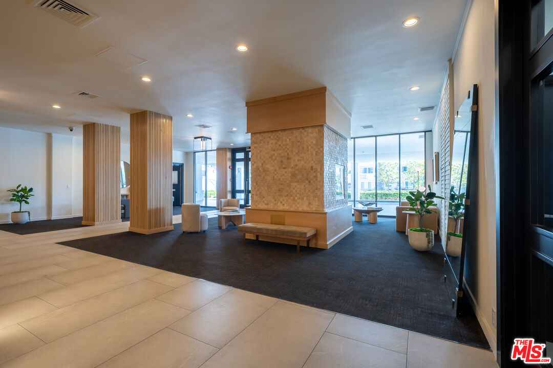 7135 Hollywood Blvd Unit: 506