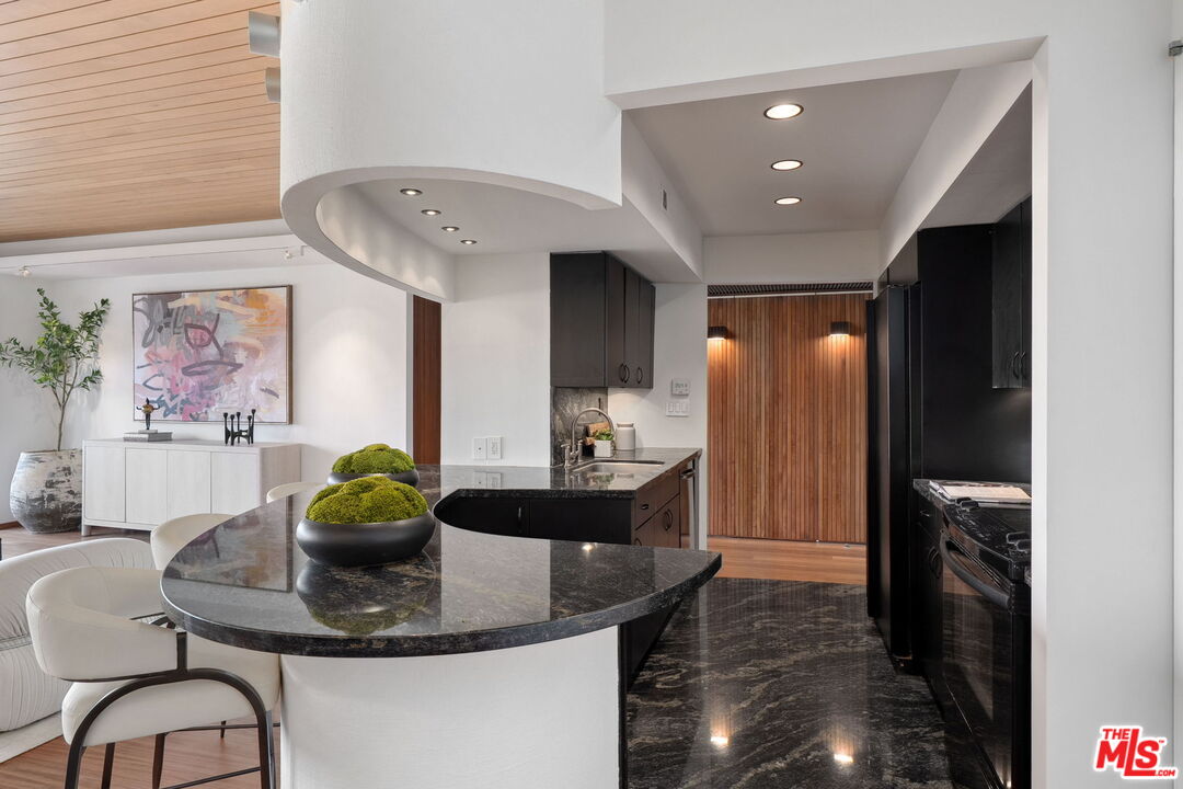 7135 Hollywood Blvd Unit: 506