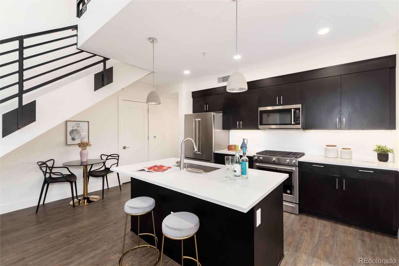 431 E Bayaud Avenue Unit: R314