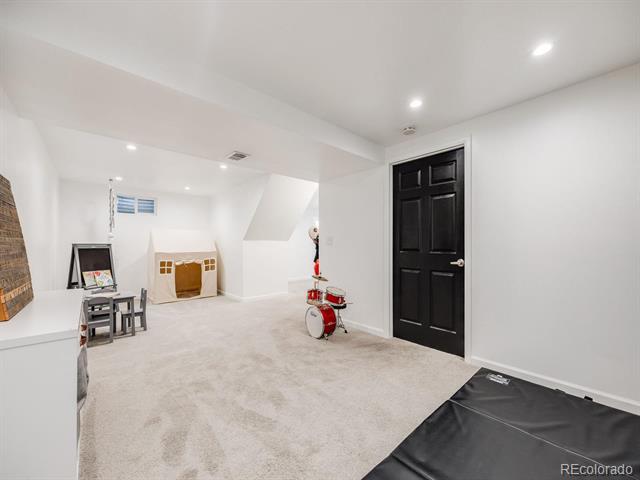 6853 Urban Street