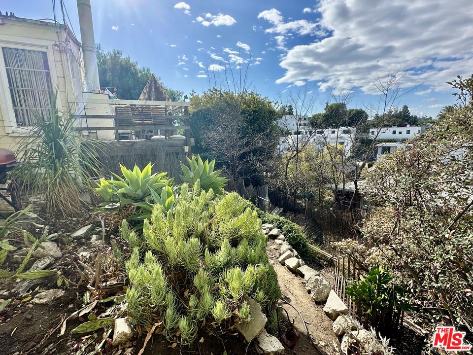 2376 Loma Vista Pl