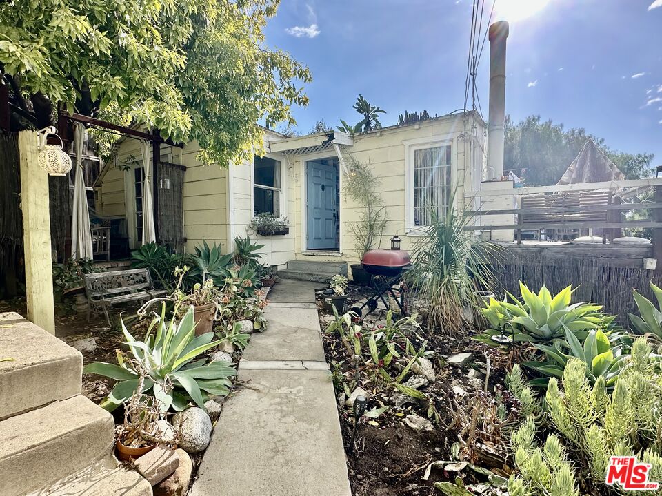2376 Loma Vista Pl