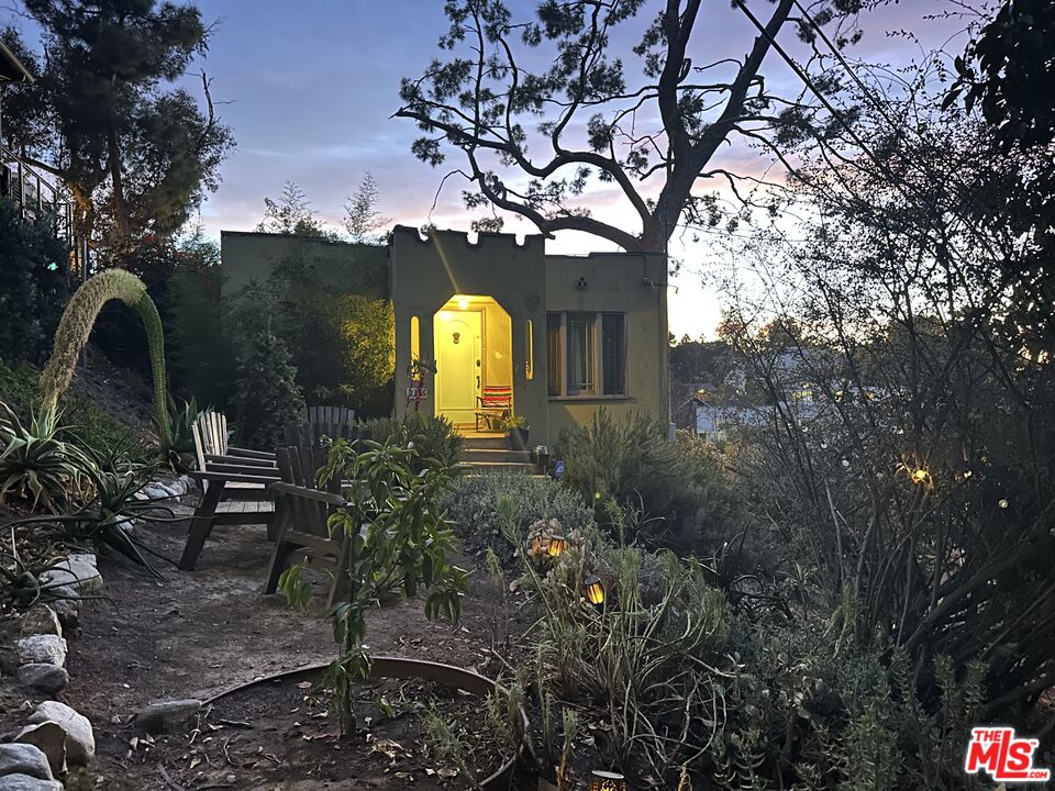 2376 Loma Vista Pl