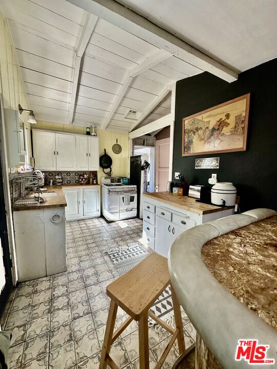 2376 Loma Vista Pl