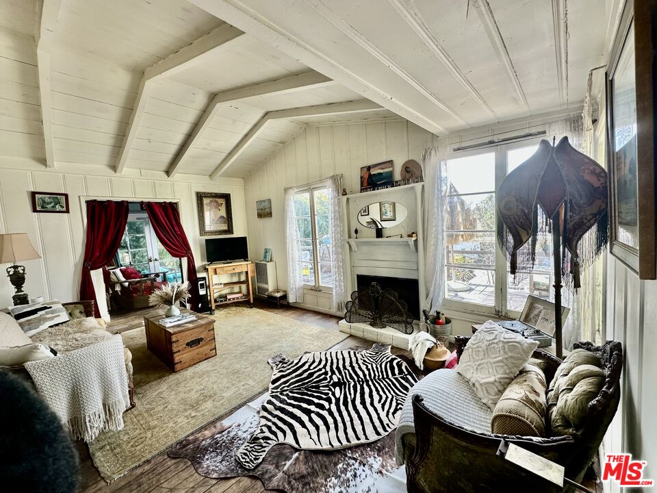 2376 Loma Vista Pl