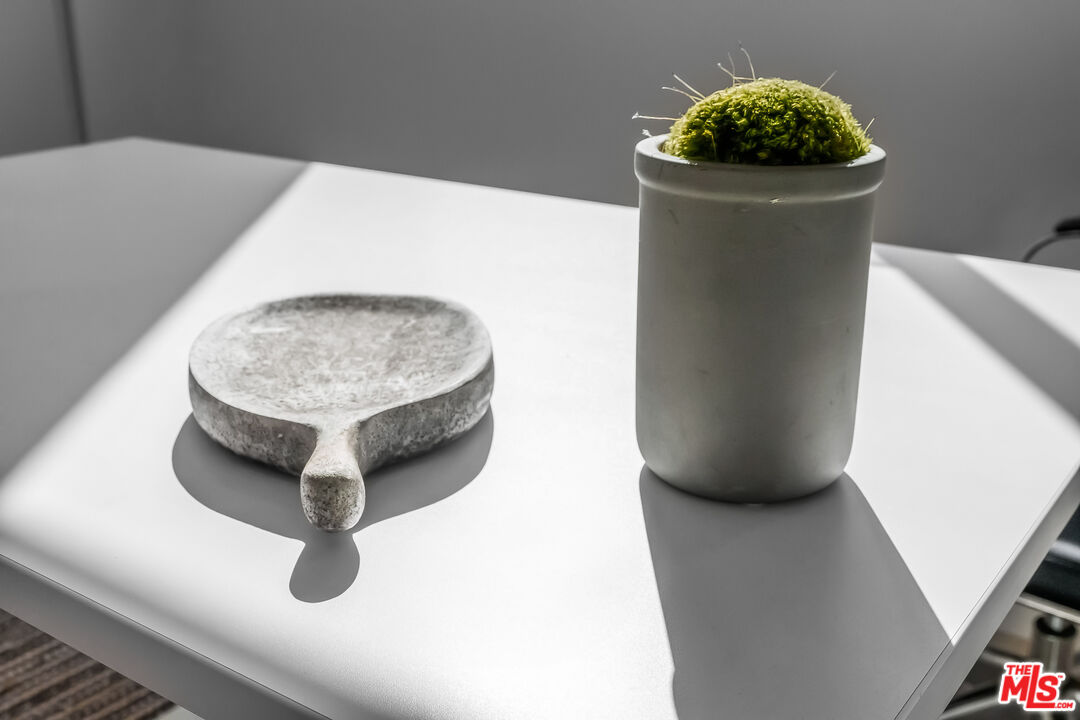 5832 David Ave Unit: 1/2