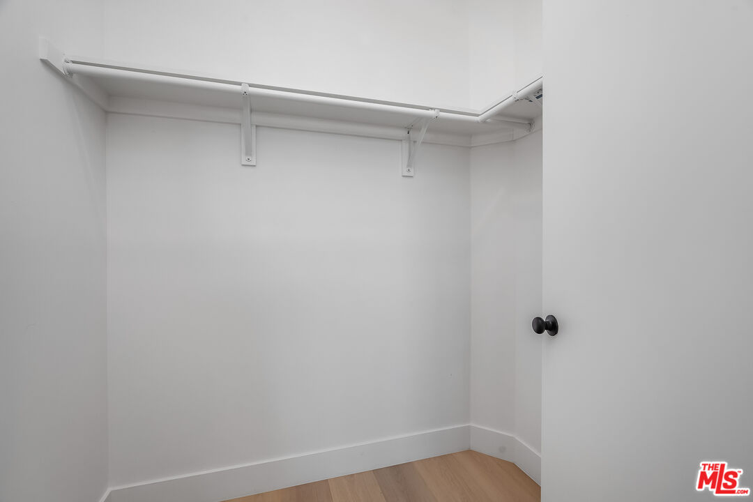 5832 David Ave Unit: 1/2