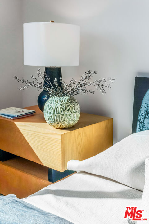 5832 David Ave Unit: 1/2