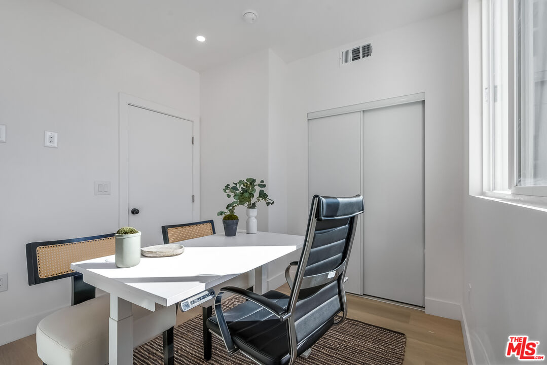 5832 David Ave Unit: 1/2