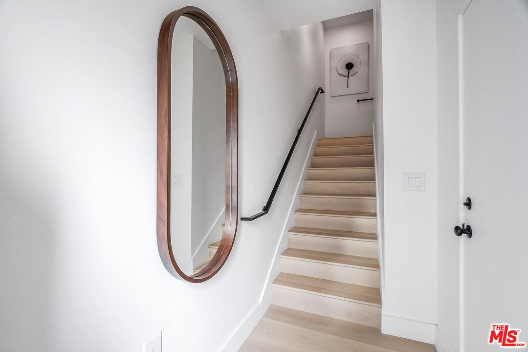 5832 David Ave Unit: 1/2