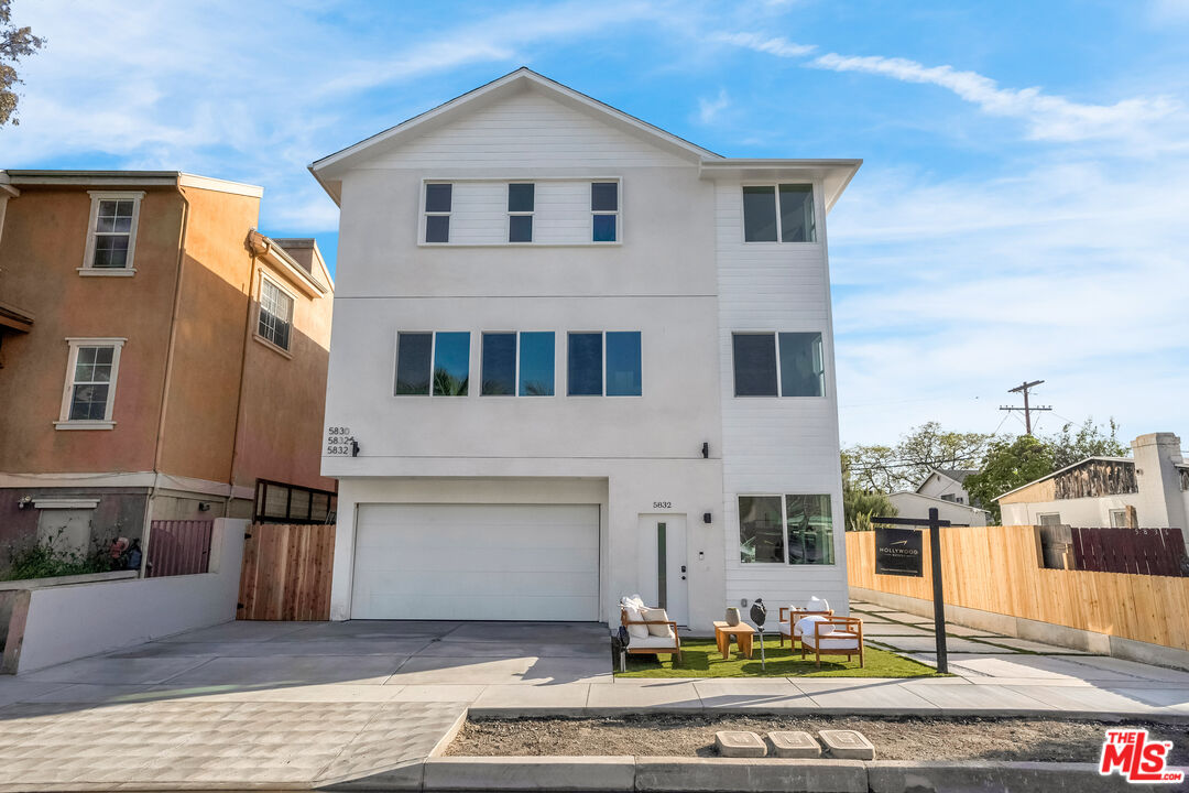 5832 David Ave Unit: 1/2