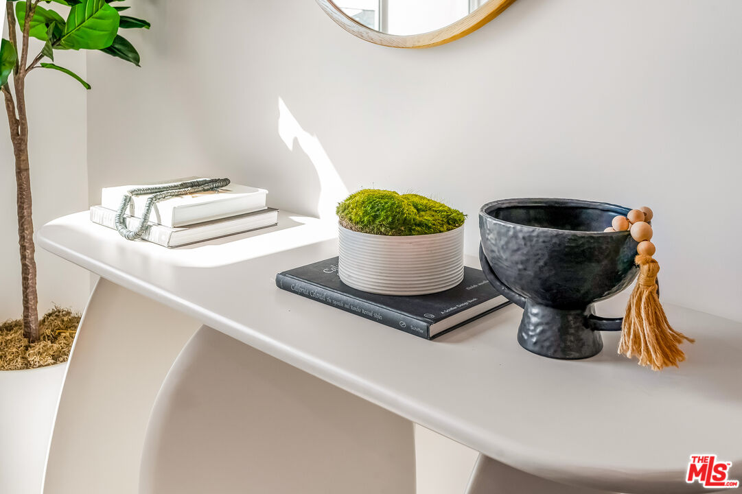 5832 David Ave Unit: 1/2