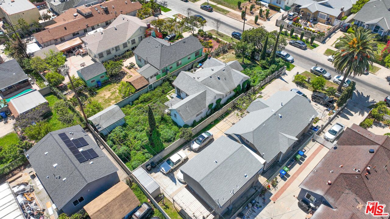 1154 N Heliotrope Dr