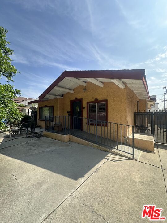 820 N Harvard Blvd
