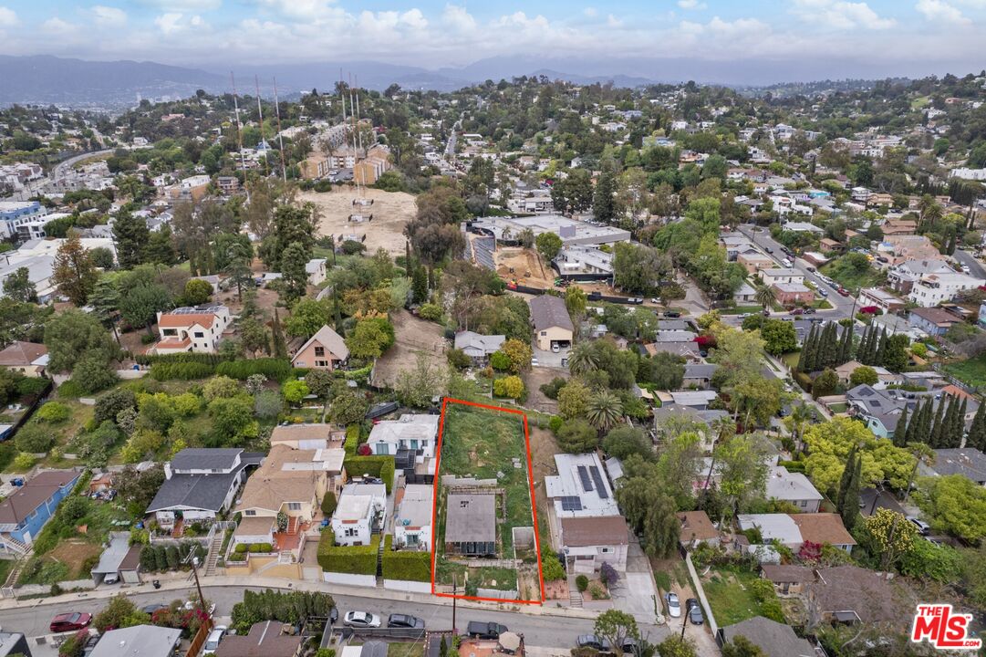 1921 Delta St
