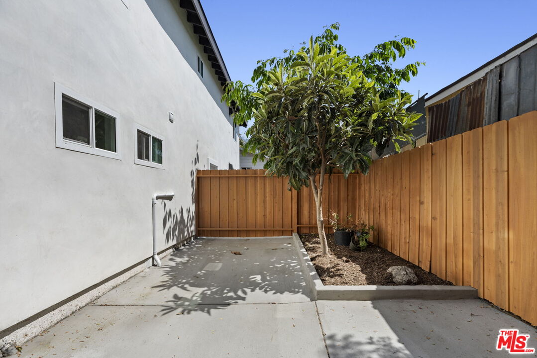 1450 Ricardo St