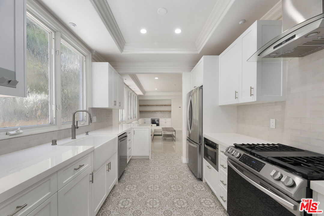 11952 Montana Ave Unit: 101