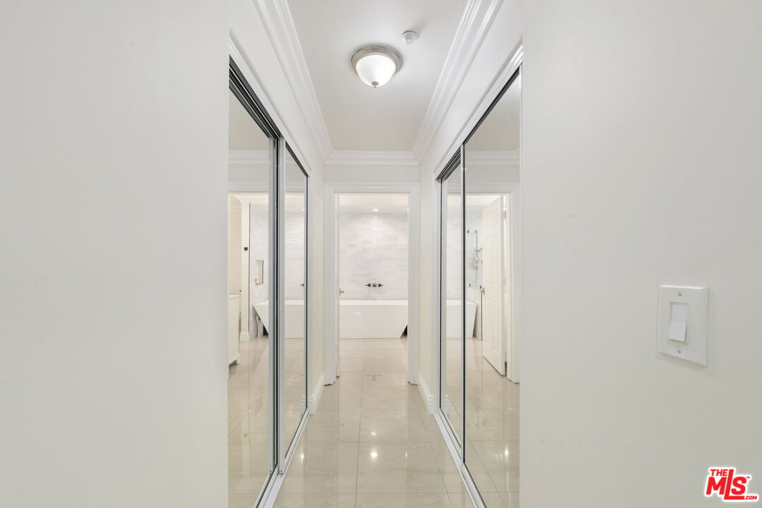 11952 Montana Ave Unit: 101